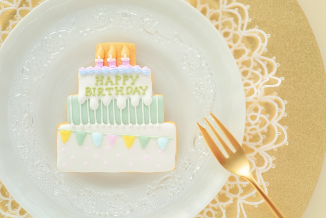 おもしろい誕生日ケーキ10選 お祝いのサプライズにおすすめなおもしろケーキ Writer Life